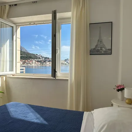 Leo Front Apartmán